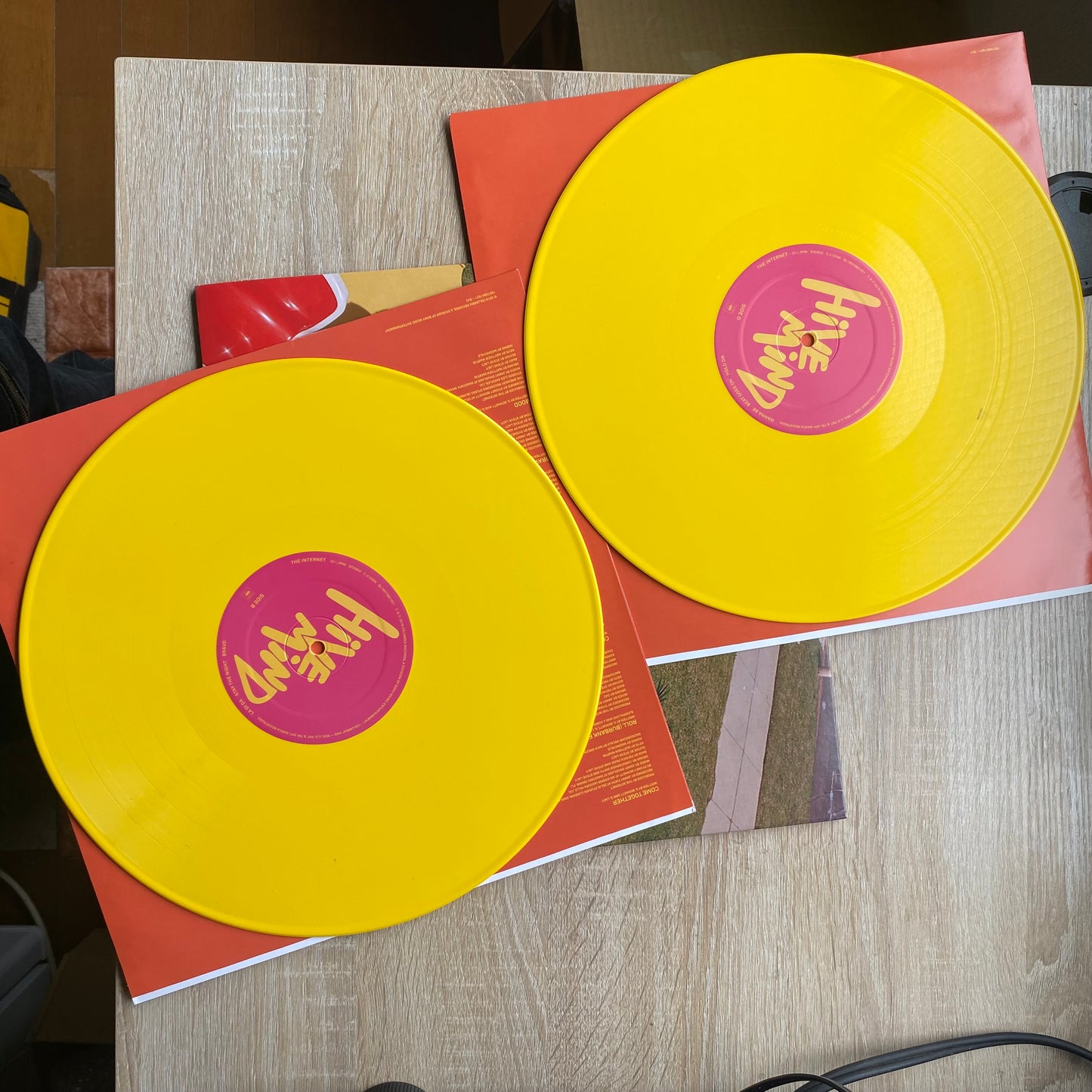 OG- The Internet (2) - Hive Mind (2xLP, Album, Ltd, Yel)
