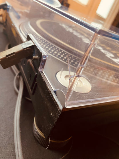 TECHNICS SL1200 MK3 NEGRA CLICK EN LA FOTO PARA MAYOR INFO.