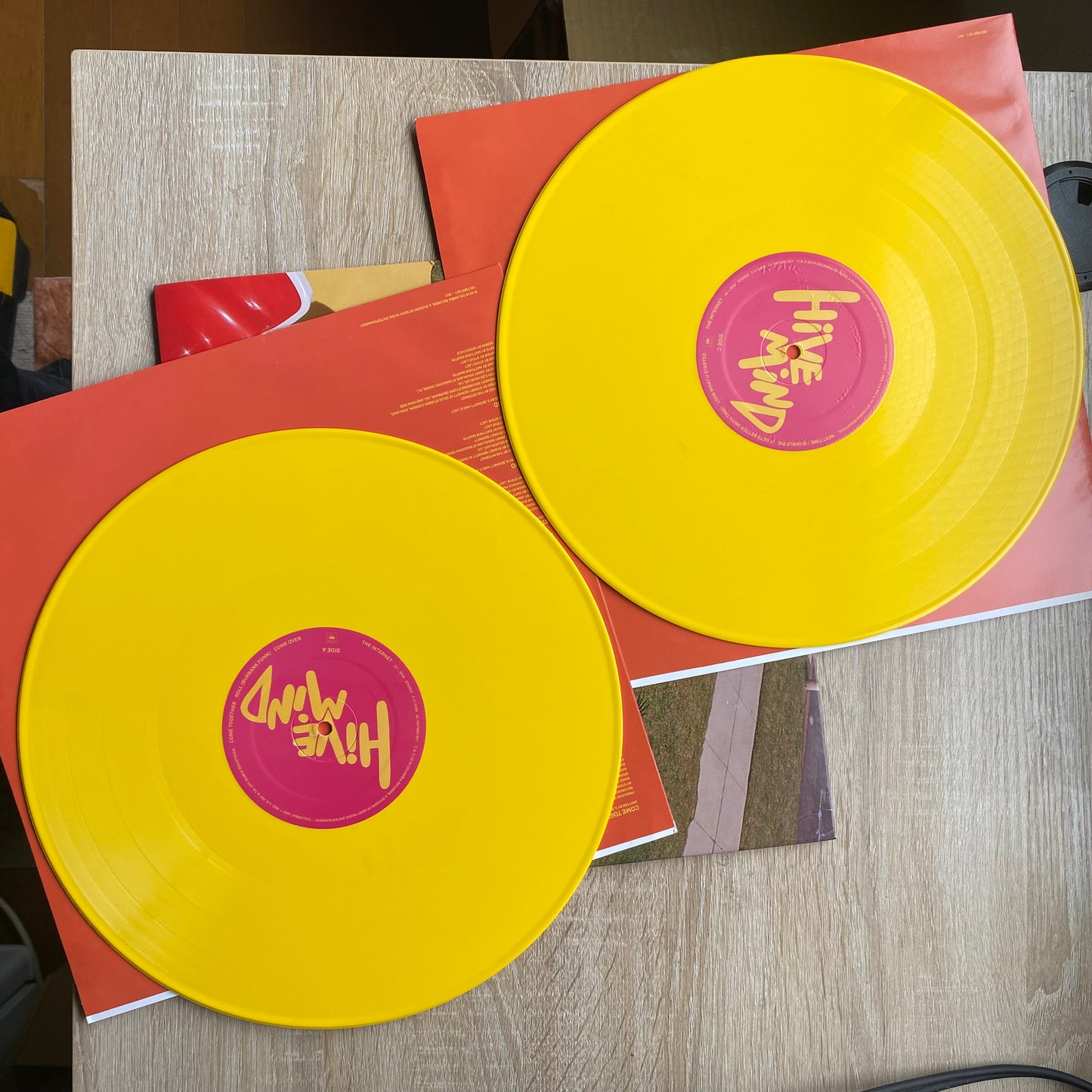 OG- The Internet (2) - Hive Mind (2xLP, Album, Ltd, Yel)
